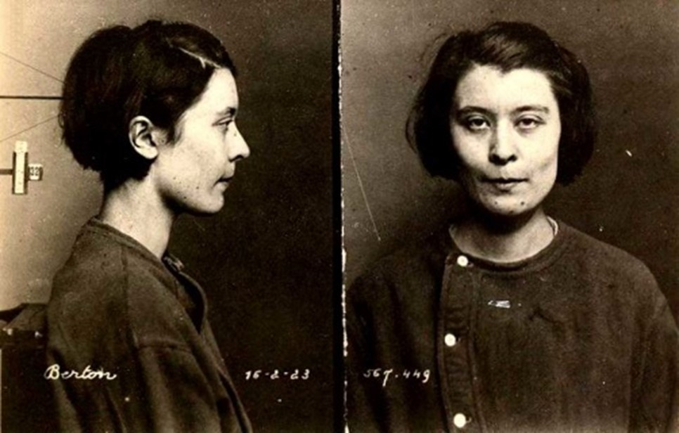 Germaine Berton, mug shot 1923, wikimedia commons, https://commons.wikimedia.org/wiki/File:Germaine_Berton.jpg)