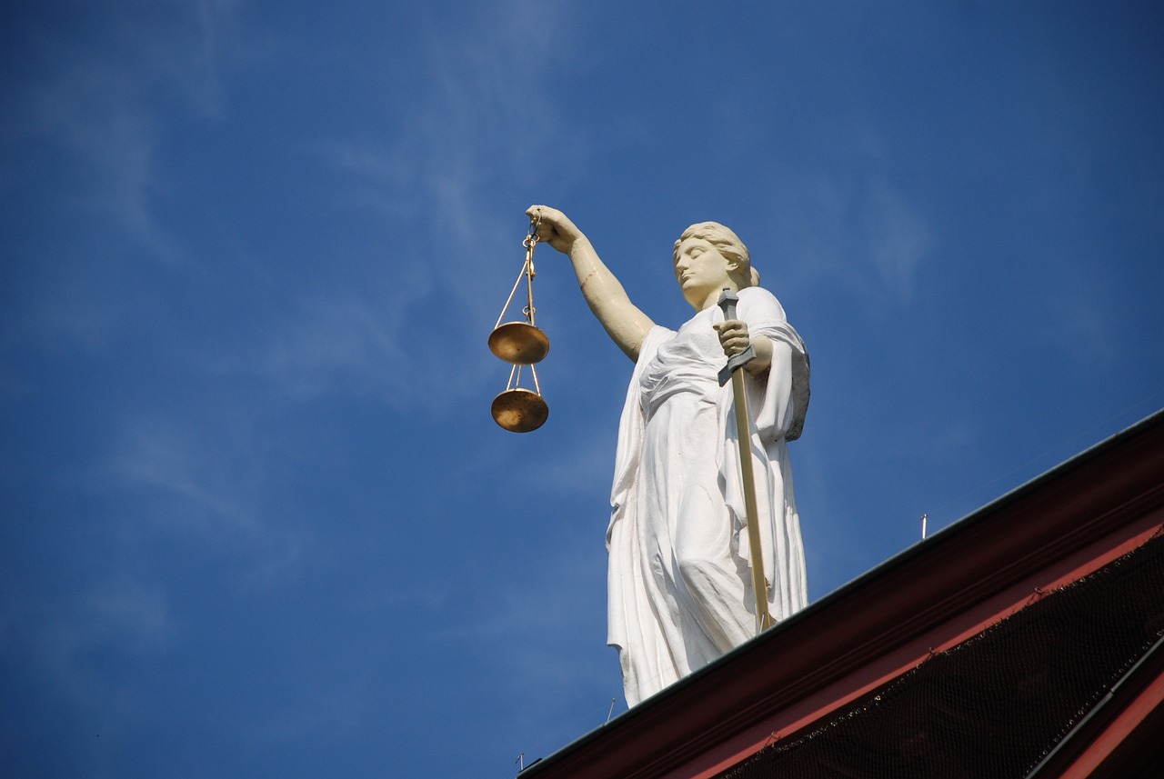 Statue of Justice, pixabay, AJEL, https://pixabay.com/photos/jurisdiction-lady-justice-justice-677940/